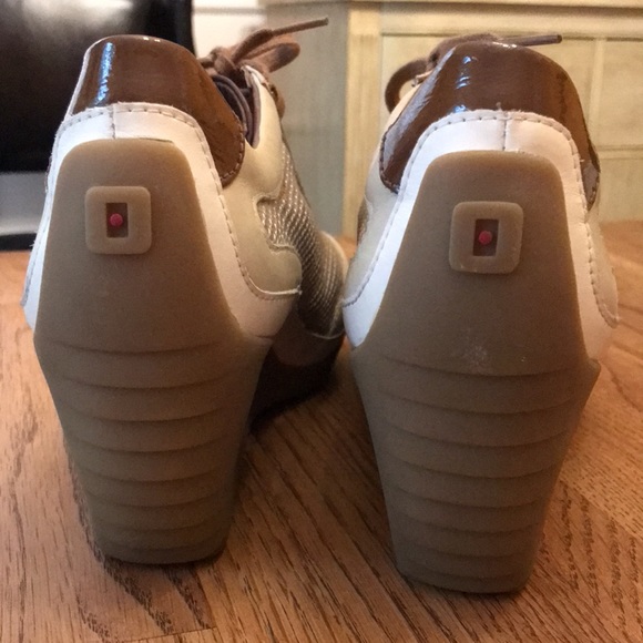 Wedge Leather & Mesh Sneakers - by Tsubo - Picture 6 of 9